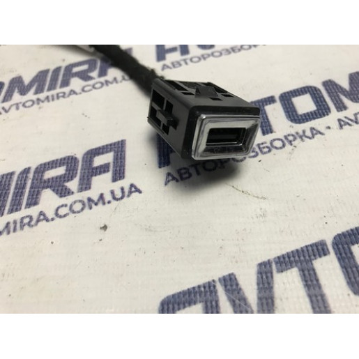 Порт USB Peugeot 308 2013-2021 9806047980